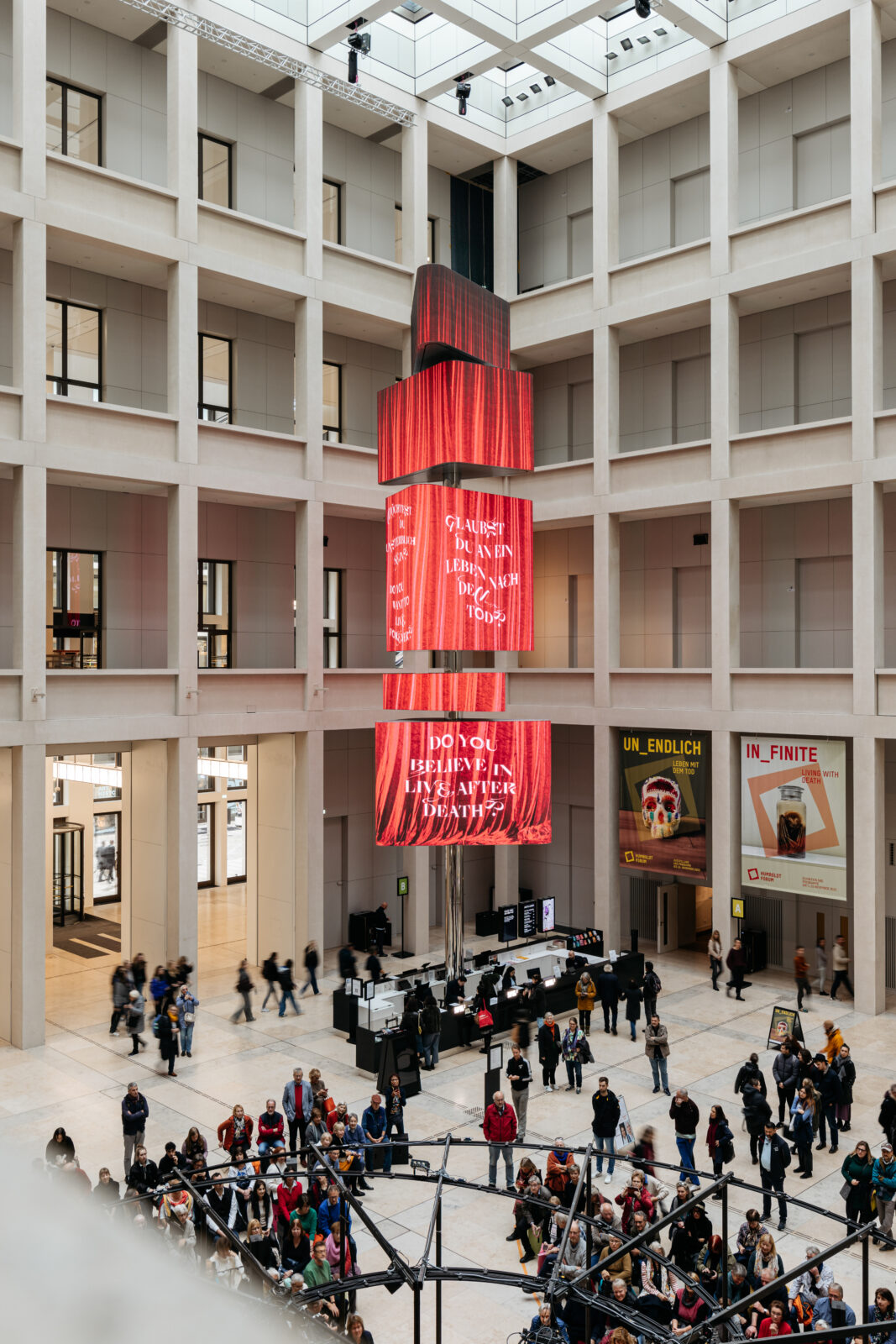 Bok-_Leben-mit-dem-Tod_Humboldt-Forum_Berlin_09-11-2023_TE_3862cChristoph-Steinweg